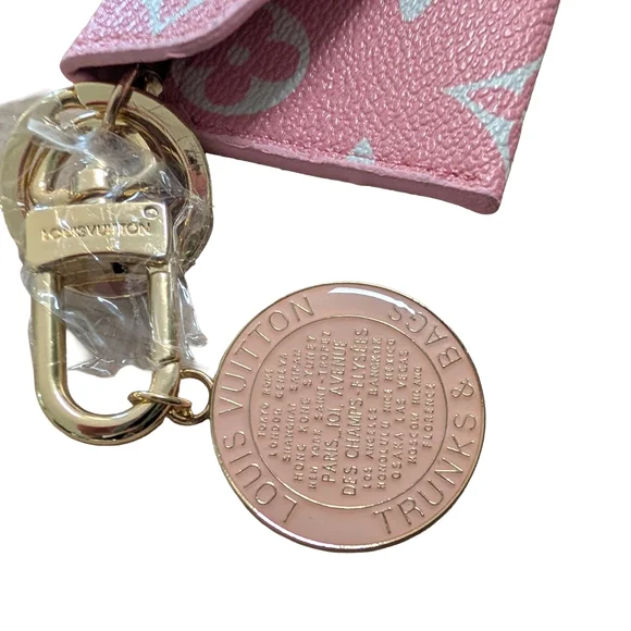 Louis Vuitton Trunks & Bags Charm, 35x41mm Round, Pink - Picture 1 of 8